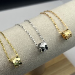 精工版V金镀咪金蜂巢项链女CNC工艺六边形蜂窝吊坠18K玫简约蜂窝