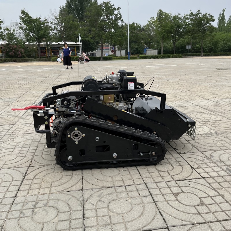 厂家直售柴油大马力果园割草机履带式碎草还田机新型自走式除草机