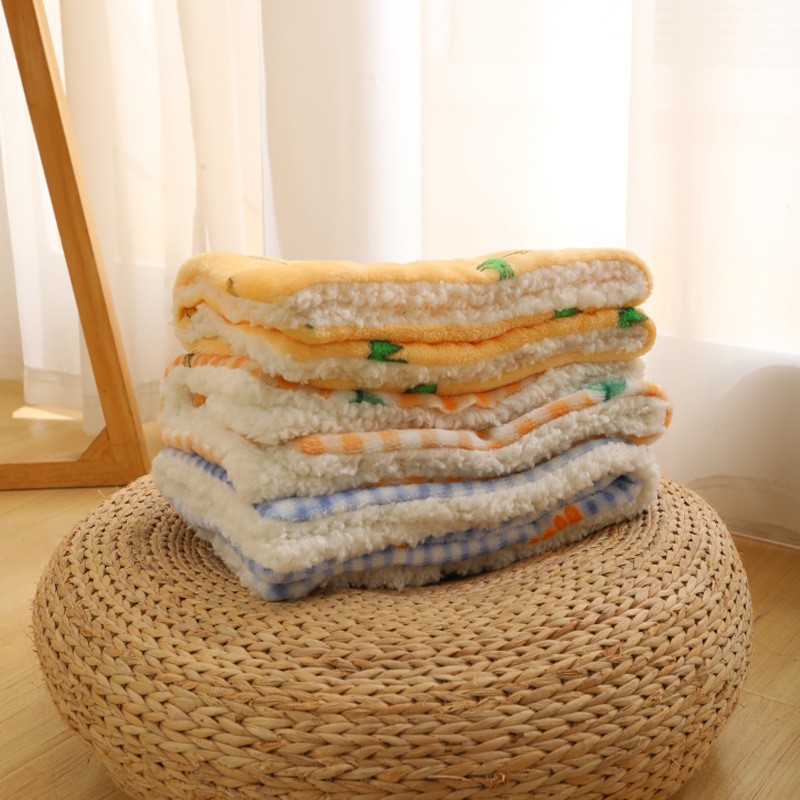 Manta del animal doméstico perro Esterillas invierno gato nido caliente dormir cuatro estaciones universal perrera mascota en stock al por mayor