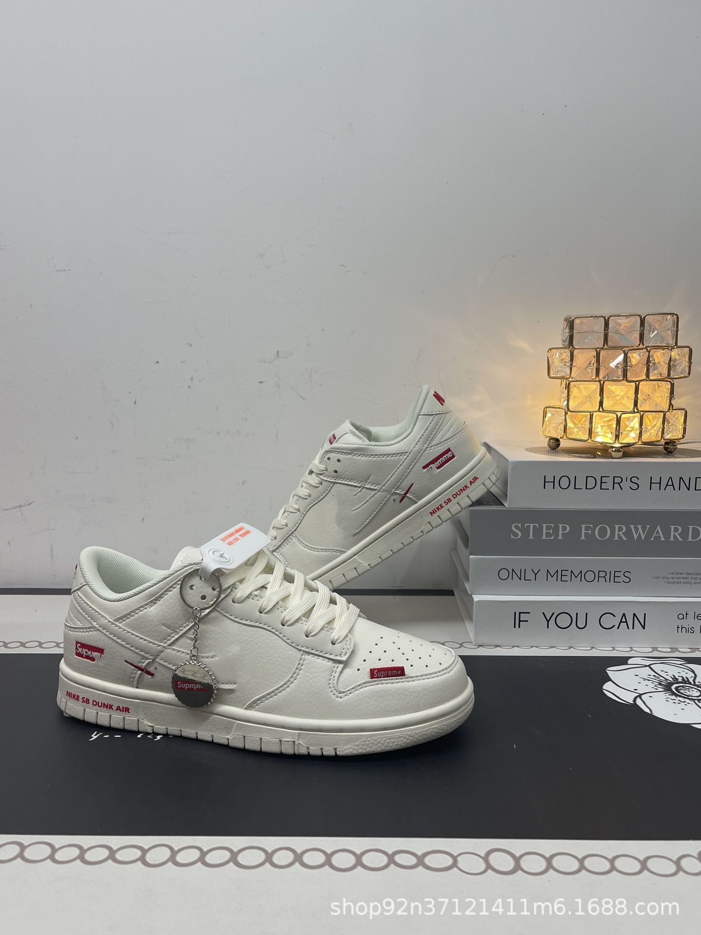 오프화이트 레드[하프 사이즈 있음]