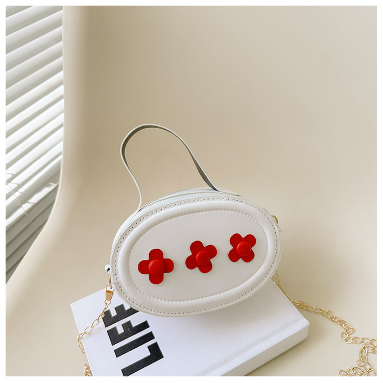 Women's Small Pu Leather Solid Color Flower Cute Zipper Crossbody Bag display picture 13