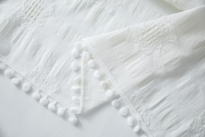 French Romantic Cotton Cut Flower White Pom-Pom Tablecloth Rectangular Coffee Dining Cloth Table Cover_voghion.com