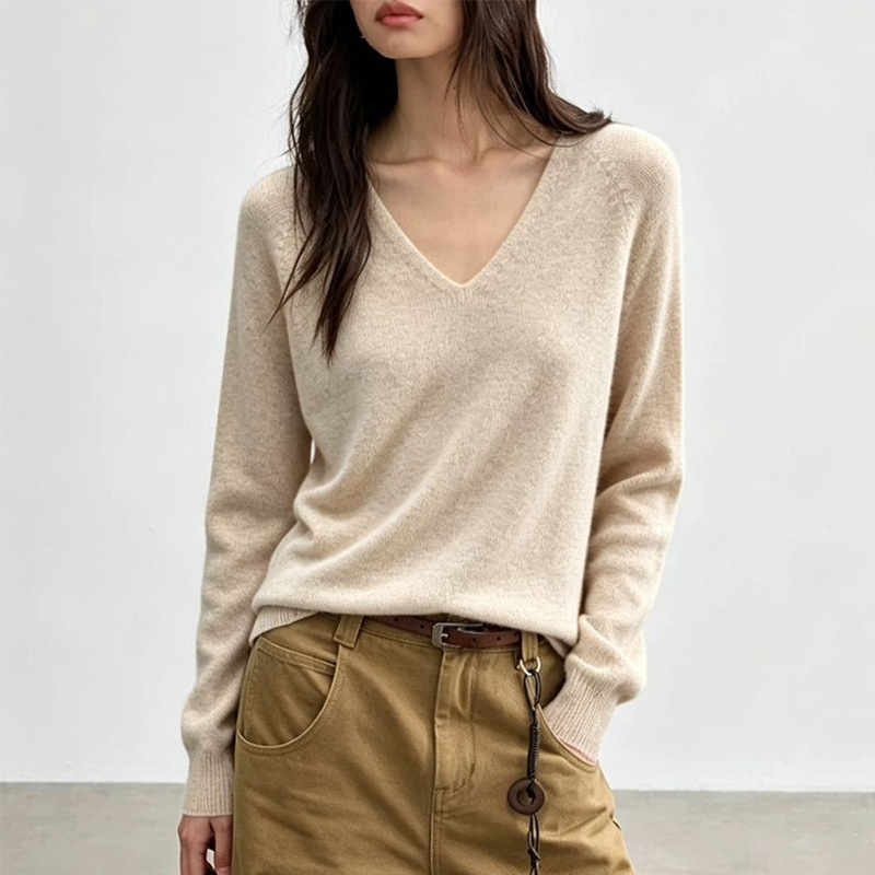 All-Wool French-Style Simple Warm V-Neck Wool Sweater for Women, Autumn and Winter Solid Color Delicate Soft Long-Sleeve Base Knit Sweater All-Wool French-Style Simple Warm V-Neck Wool Sweater for Women, Autumn and Winter Solid Color Delicate Soft Long-Sleeve Base Knit Sweater