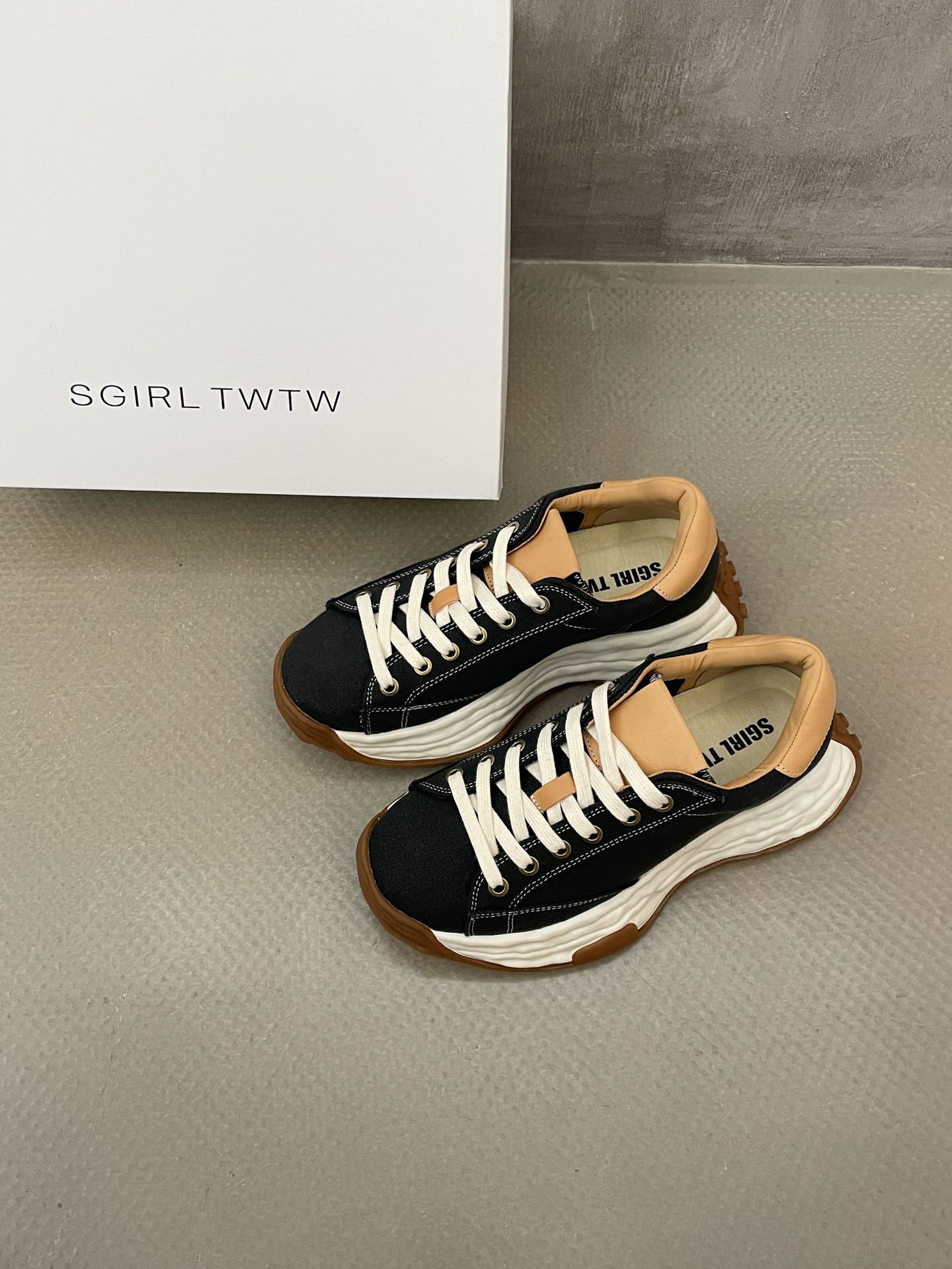 SGIRL TWTW High-End Design Casual For Women 2025 Thick-Soled Forrest Gump Dissolving Sports Versatile Dad Shoes_vogvips.com
