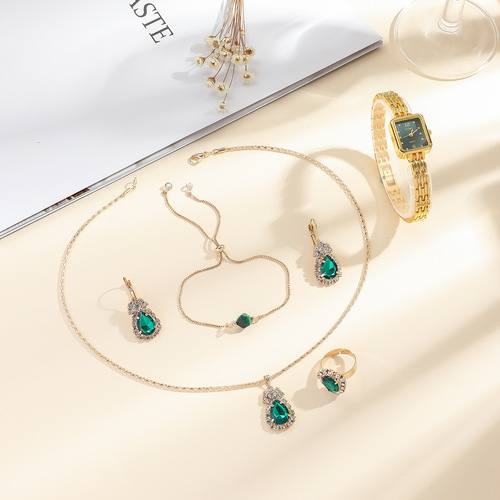 New style light luxury ladies trendy small square plate emerald quartz watch set 5pcs/set