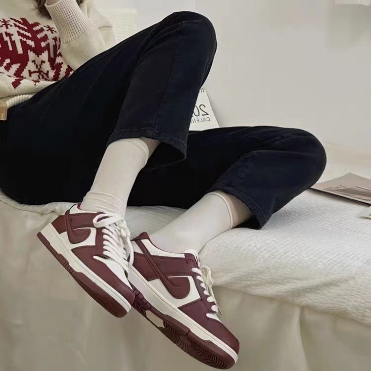 2025 nuevo estilo de pareja de corte bajo estudiante ligero zapatillas AJ a juego de color moda zapatos blancos de mujer hombre salvaje