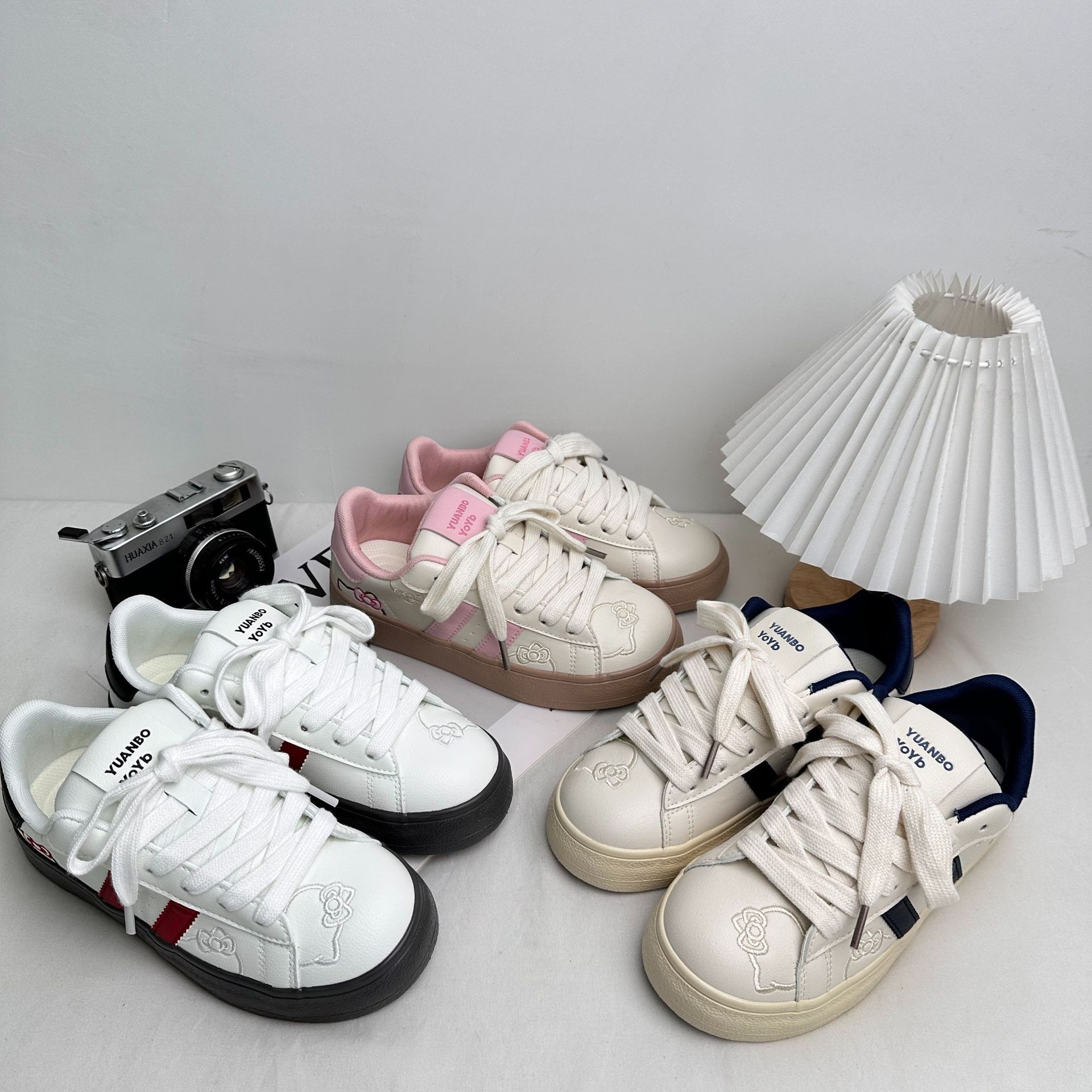 Yuanbo2025 primavera nueva variedad de zapatos de skate para estudiantes, zapatos de lienzo coreanos de Harajuku, zapatos de nicho, zapatos blancos