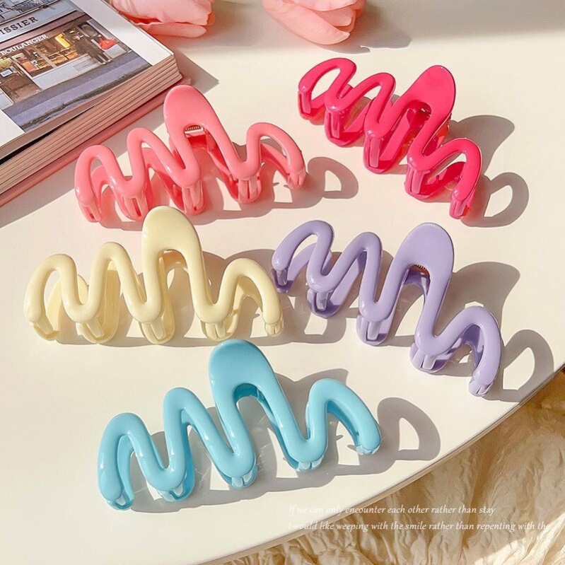 Cream Dopamine Wave Clip 2024 New Women's Back Head Hairpin Elegant Shark Clip Hairpin Hair Accessories
