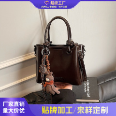 国境を越えた大衆ファッション女性バッグ2025新型レジャー通勤バッグ復古バケツバッグ