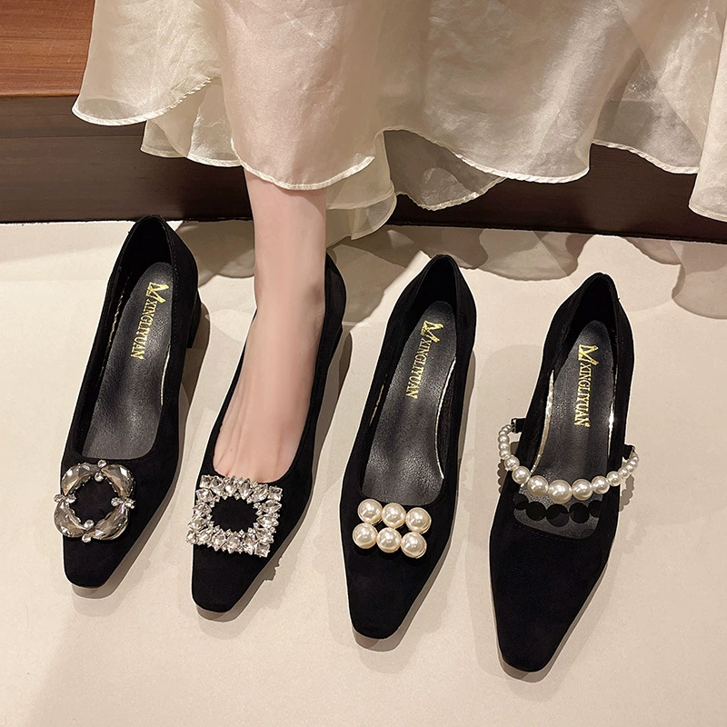 Маленькие ароматные туфли во французском стиле с квадратным носком и толстым каблуком для женщин, большие размеры, туфли на среднем каблуке с жемчугом и женские туфли Cheongsam Mary Jane
