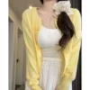 Бледно-жёлтый