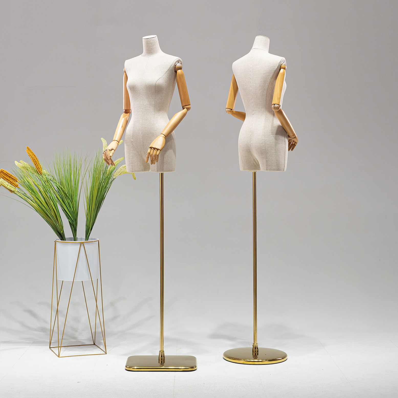 Maniquí Femenino de Medio Cuerpo de Plástico para Escaparate de Tienda de Ropa image 4