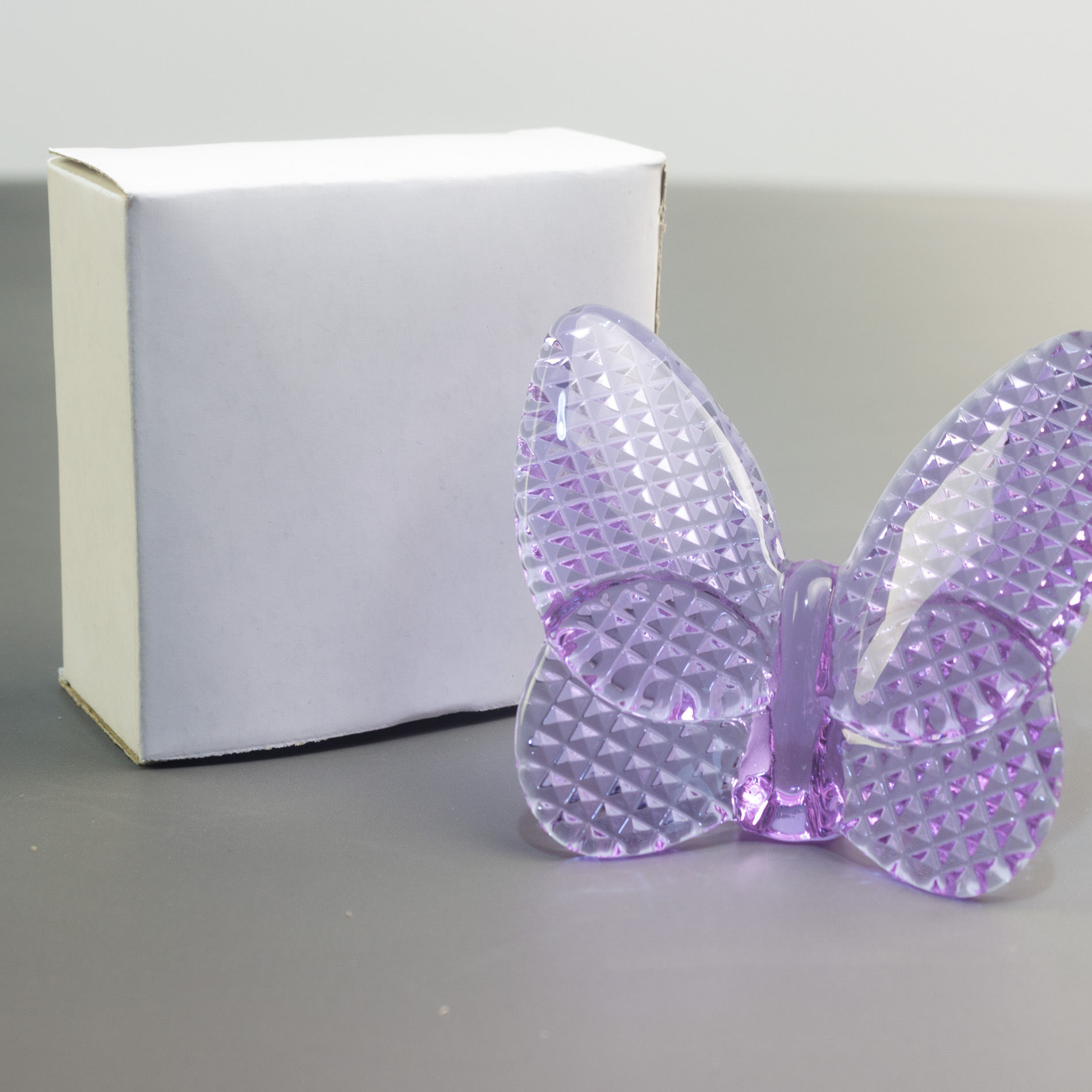 다이아몬드 얼굴 보라색 나비