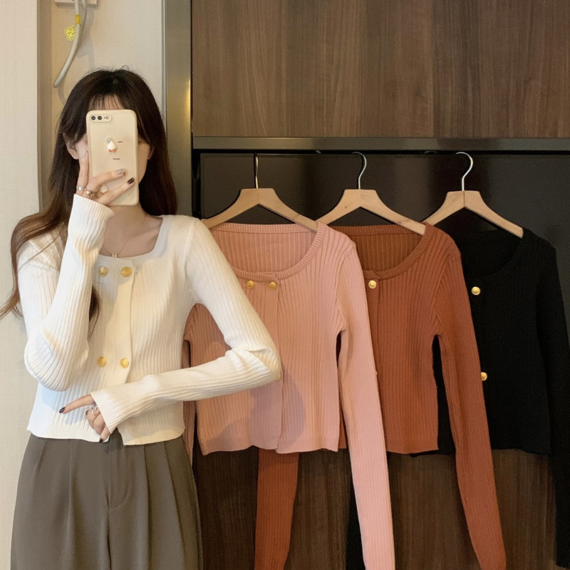 【中国直邮】茵如澜 复古方领秋冬新款小众百搭修身针织开衫 白色