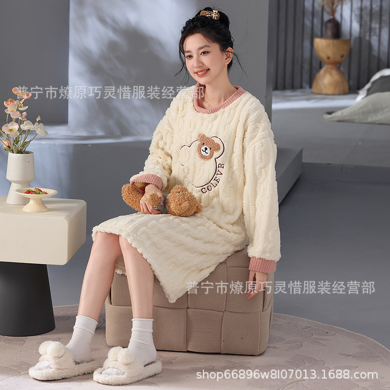 Pijamas de mujeres otoño invierno de franela lindo dibujo animado 2024 nuevo coral de lana gruesa falda cálida ropa para el hogar