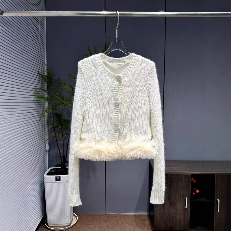 Shenzhen Nanyou Early Autumn Off-White Sweater with Stair-Patterned Yarn Splicing Simple Knit Cardigan Top for Women 2026 New Model