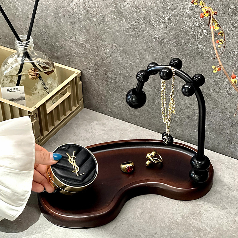 Medieval Style Entrance Rack Door Key Storage Box High-End Ornaments Desktop Solid Wood Hanging Mask Key Rack