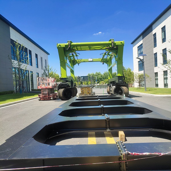 宝威 60t跨运车 多型号 集装箱跨运车 智能操作 360度转向 灵活