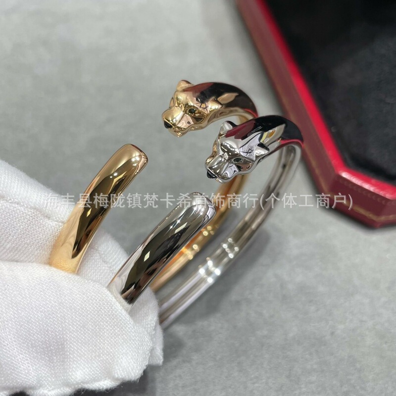 High-End Gold-Plated Full Diamond Smooth Surface Leopard Open Bracelet for Women, Green-Eyed Leopard Head Bracelet, Same Style as Internet Celebrities, Direct from Factory
