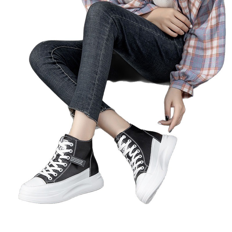 Zapatos de cuero real de alta altura para mujeres 2025, nuevos zapatos de primavera y otoño para niños pequeños, suela gruesa, moda versátil zapatos blancos para mujeres