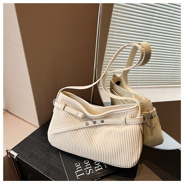 Large-capacity women's summer 2025 new fashion crossbody bag, Korean-style casual single-shoulder armpit commuting bag for work undefined