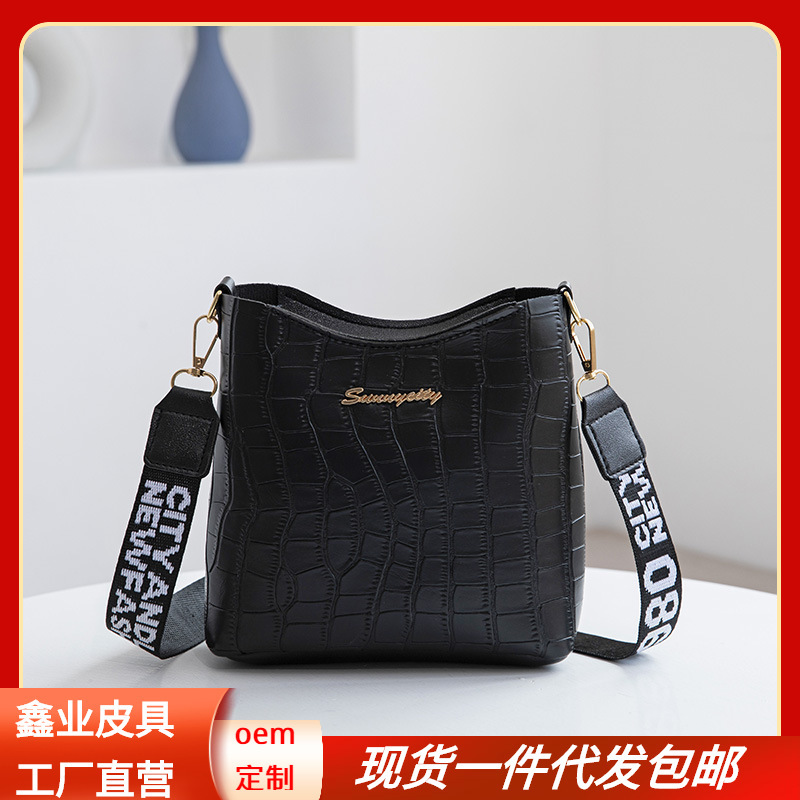 Bolso transfronterizo de mujer nuevo cocodrilo personalidad bolso de balde bolso simple bolso de hombro bolso de mujer comercio exterior al por mayor