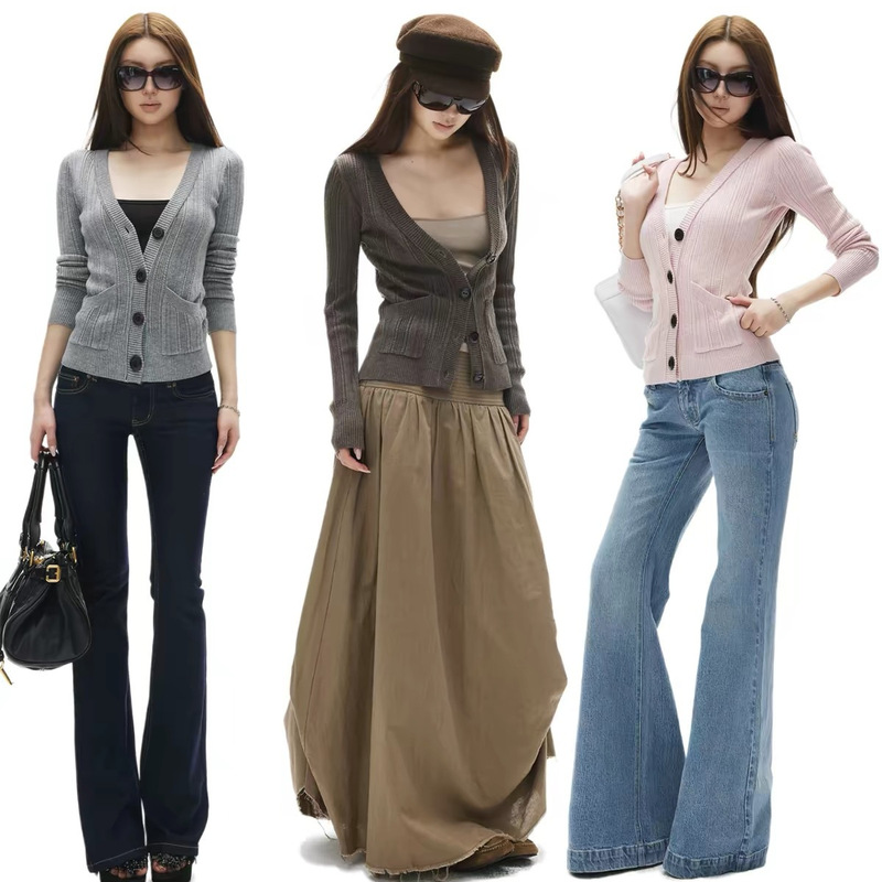 iamxiaa*Wool-blend vertical striped knitted V-neck cardigan with retro buttons and double pockets, available in three colors iamxiaa*Wool-blend vertical striped knitted V-neck cardigan with retro buttons and double pockets, available in three colors