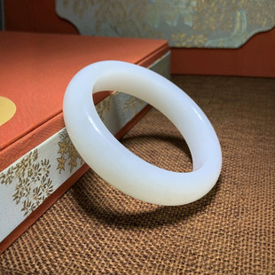 Jin Yutang Xinjiang Hetian Jade Suet Jade Bracelet High White, High Moisturizing, Fine Moisturizing and Condensing Fat Like High Mountain Ice and Snow