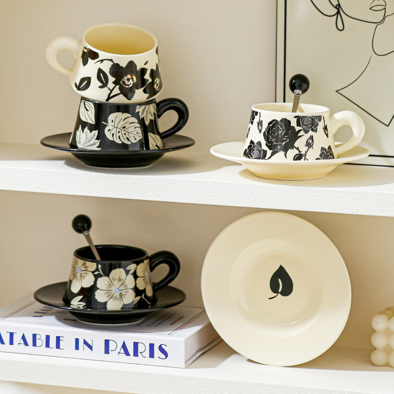 Trabajadores de oficina creativos Té de la tarde Taza de café Juego de platillos Taza de cerámica Sentido de alta gama Taza de regalo para recién casados