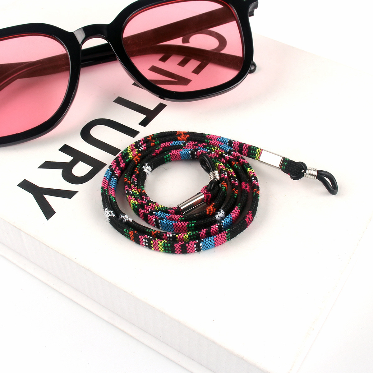 Amazon ventas transfronterizas gafas de viento bohemias cuerdas de colgante gafas de cadena con gafas de viento nacional para evitar la caída de la cuerda