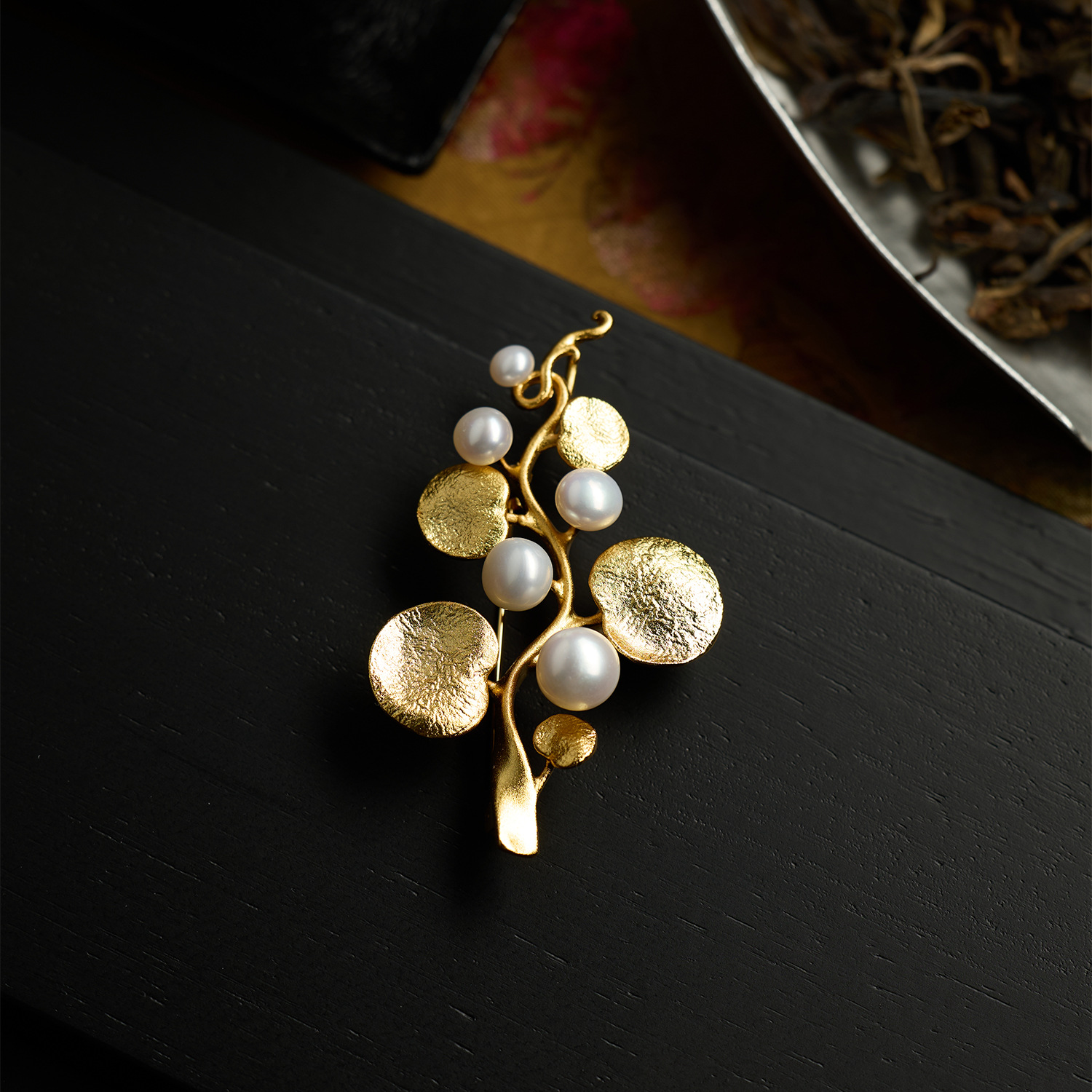 Time-Honored Classic Pearl Brooch, Original Handmade Design, Antique Style, High-End Clothing Women's Accessories Gift