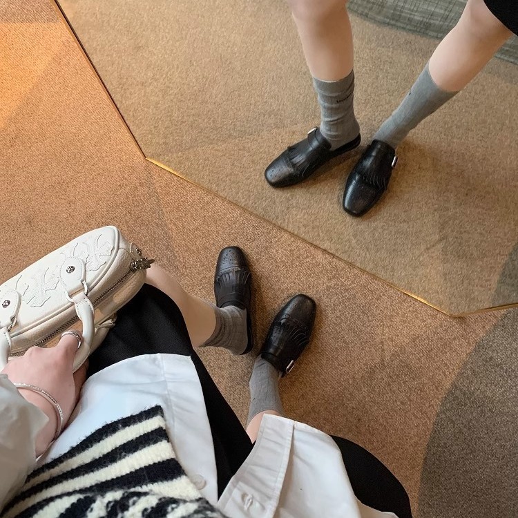 Grape Mom verano nuevo estilo cuero suave todo fósforo retro Bullock tallado borla hebilla Muller medio arrastre mujer