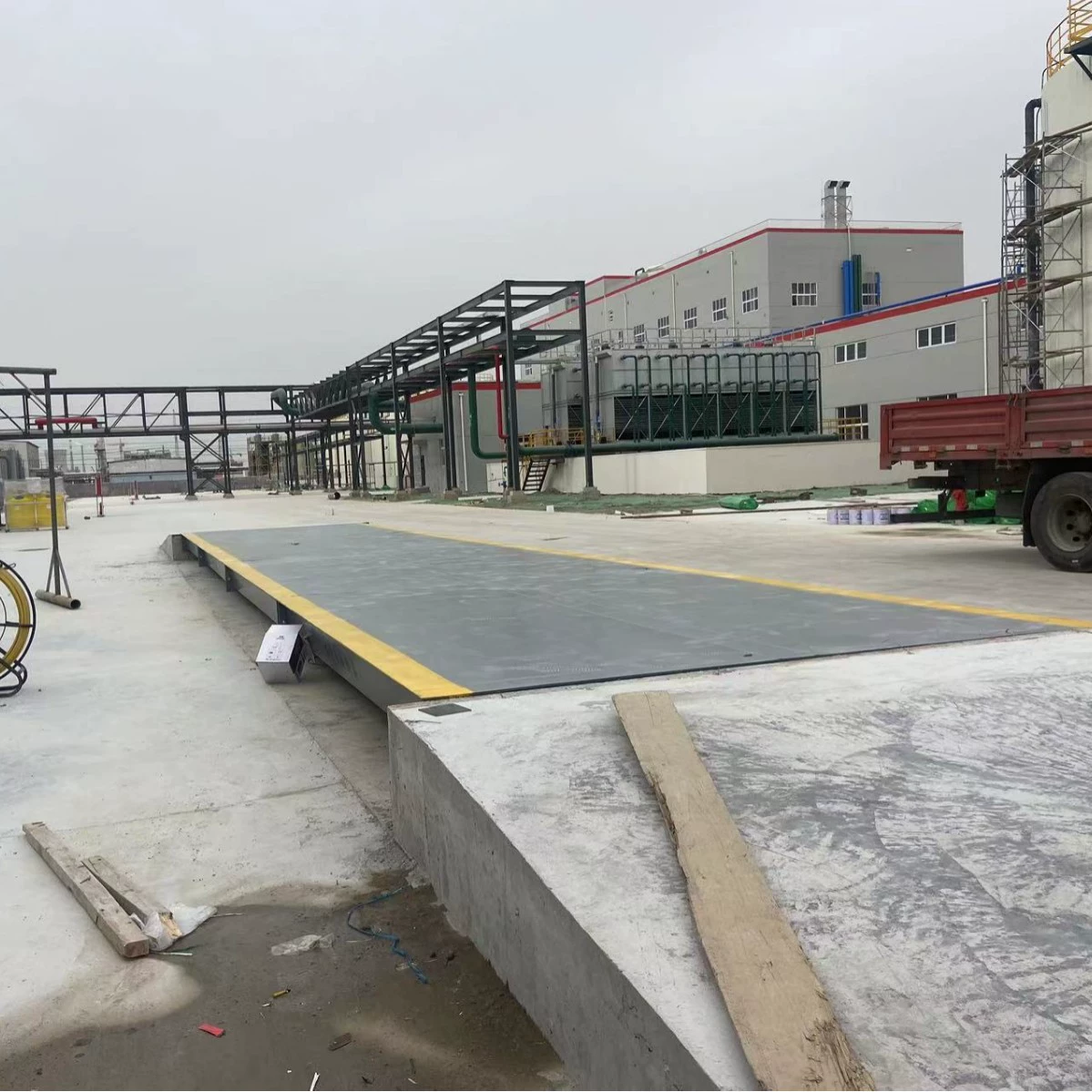 Прямые продажи от производителя напольных весов Yantai Qingdao: напольные весы для крупногабаритных транспортных средств на 100 тонн, беспилотная система.