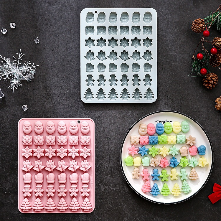 In Stock: 42-Piece Set of Santa Claus, Snowflakes, Gloves, Trees and Other Christmas-Themed Silicone Molds for Cakes