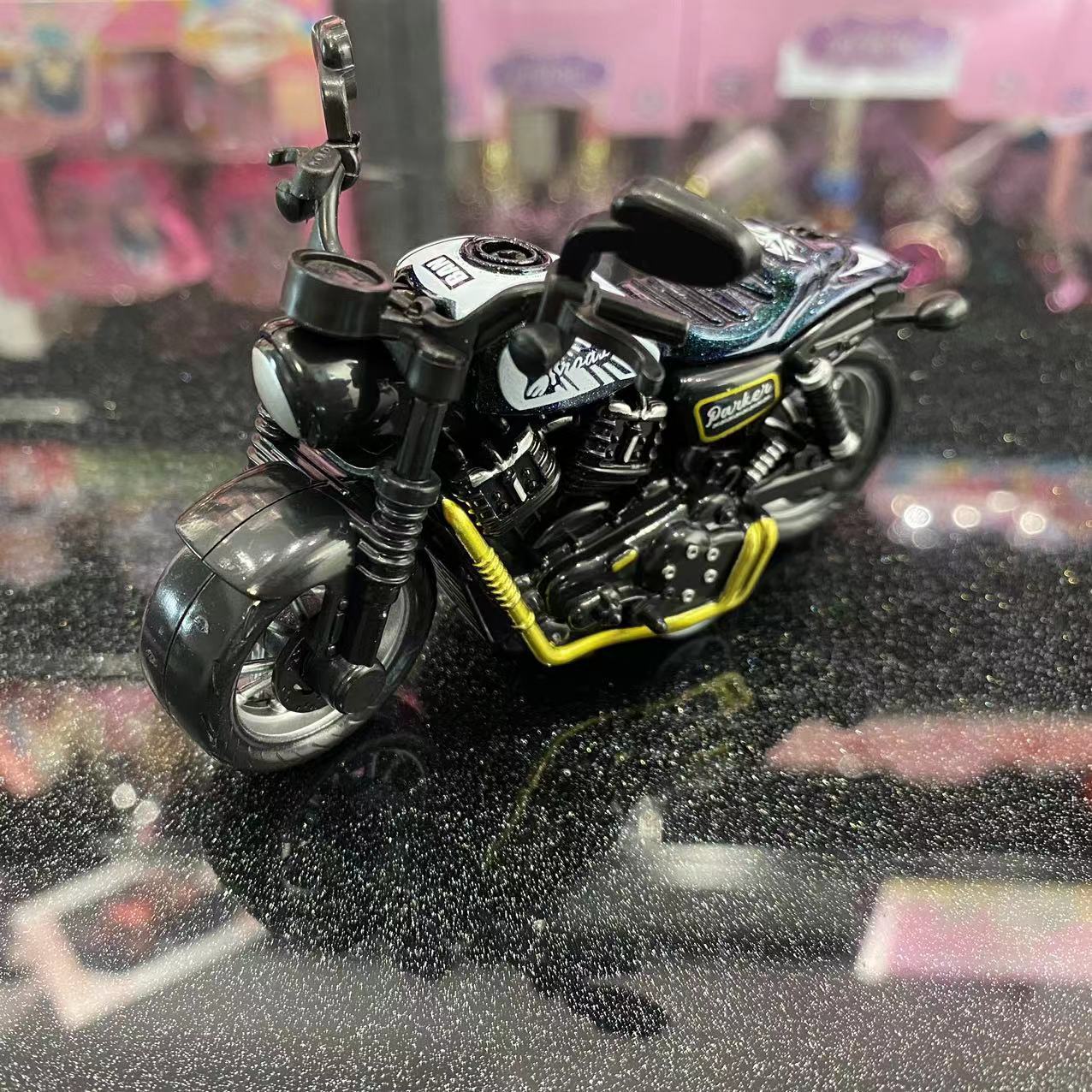 Aleación de retroceso modelo de motocicleta decoración simulación de plástico carreras de juguete transfronterizo llavero colgante agarre decoración de la máquina