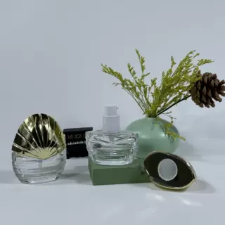 新款玻璃椭圆底粉底液30ml贝壳条纹压泵精华瓶遮瑕瓶化妆品包材
