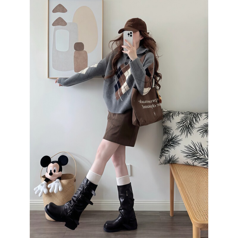 Real Price【Three Strands of Sheep Wool】Gray Argyle Lapel Knitted Sweater for Women, New Autumn and Winter Style, Gray Series Outfit Real Price【Three Strands of Sheep Wool】Gray Argyle Lapel Knitted Sweater for Women, New Autumn and Winter Style, Gray Series Outfit