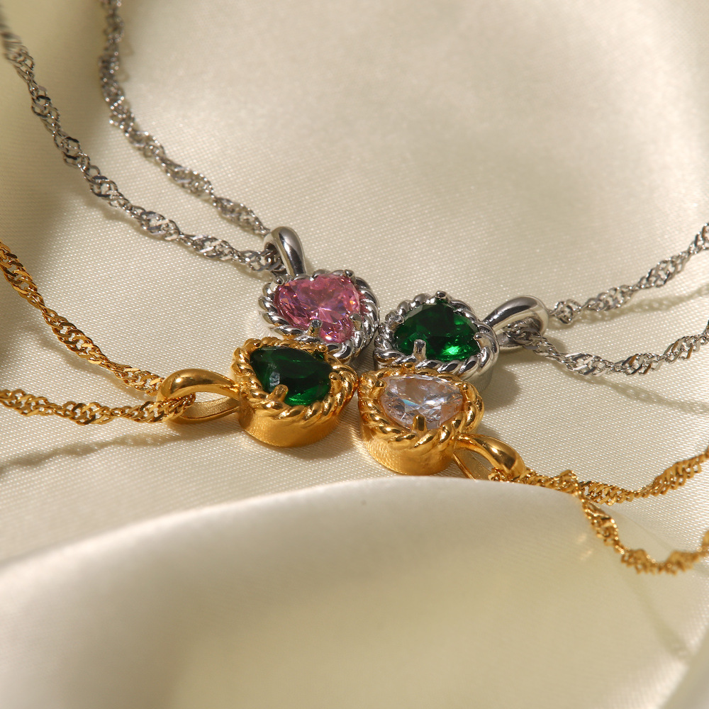 Elegant Heart Shape Stainless Steel Titanium Steel Inlay Zircon Pendant Necklace