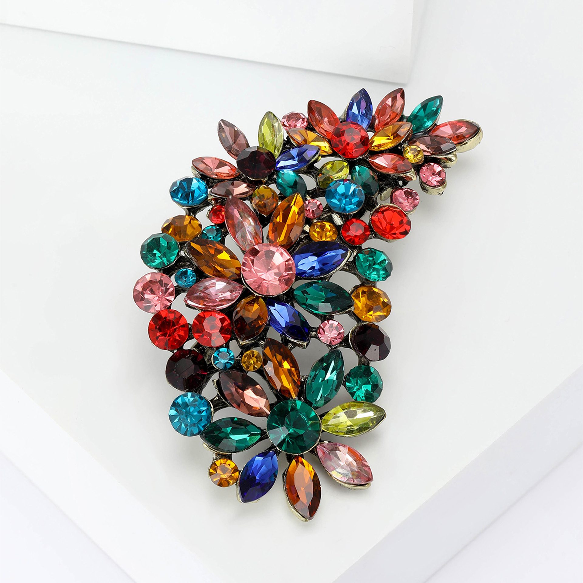 31g Weight Rhinestones Inlay Material Brooches Classification Holiday Occasion Alloy Material Flower Pattern Women's Gender Inlay Design Elegant Style Elegant Pin Flower Alloy Inlay Rhinestones Women's Brooches 24