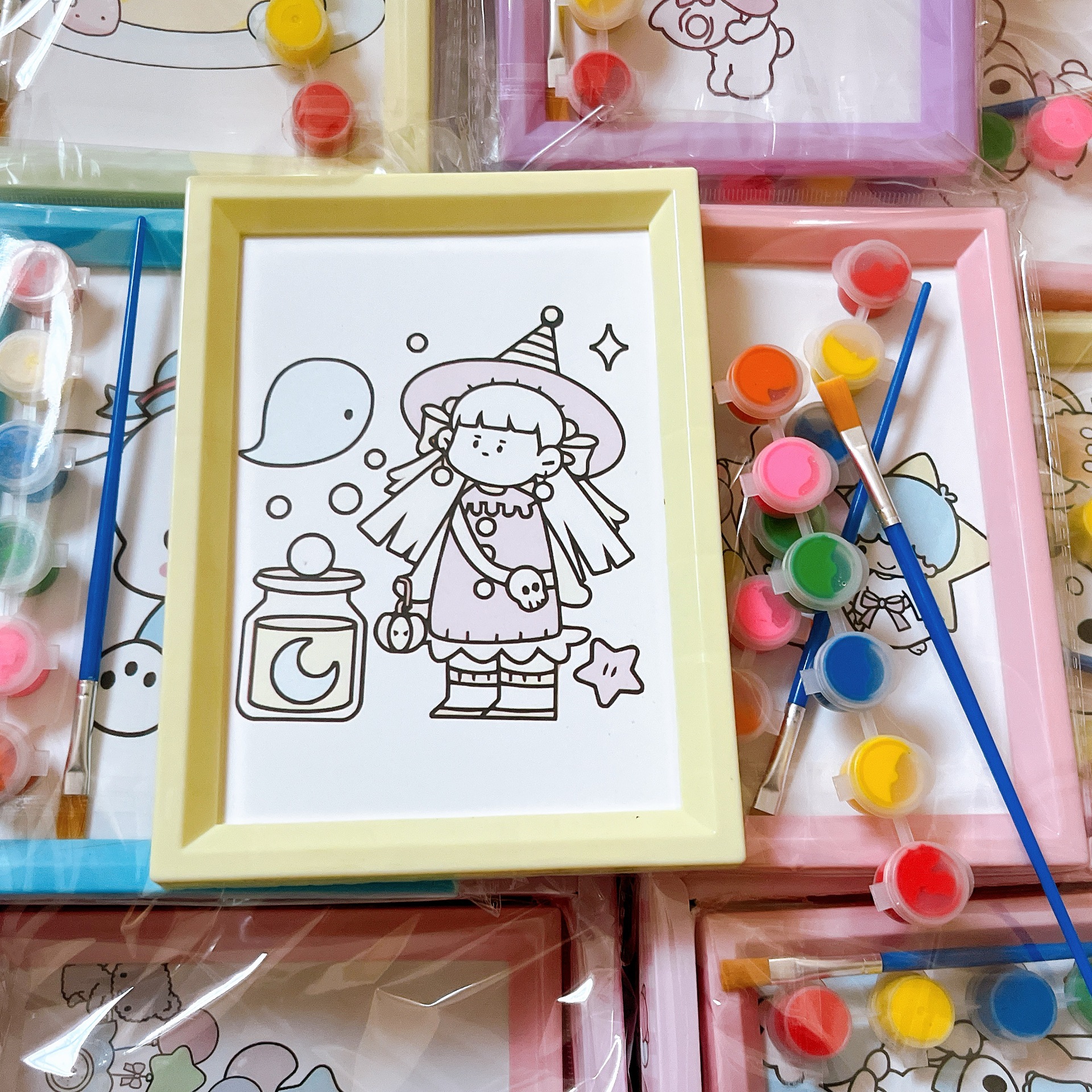 Niños acuarela pintada marco pintado graffiti pintado relleno pintado jardín de infantes estudiantes de pintura con su propio libro de pintura al polvo