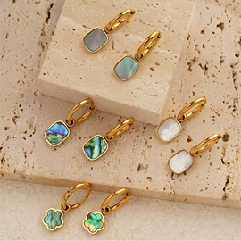 耳环;耳钉;耳坠