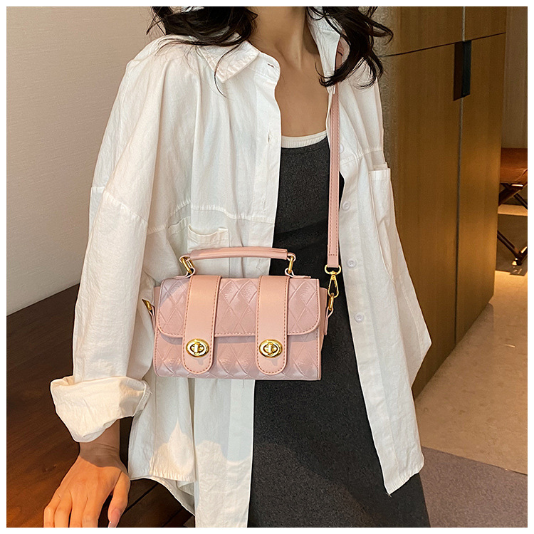 Women's Small Pu Leather Solid Color Streetwear Lock Clasp Crossbody Bag Shoulder Bag display picture 2