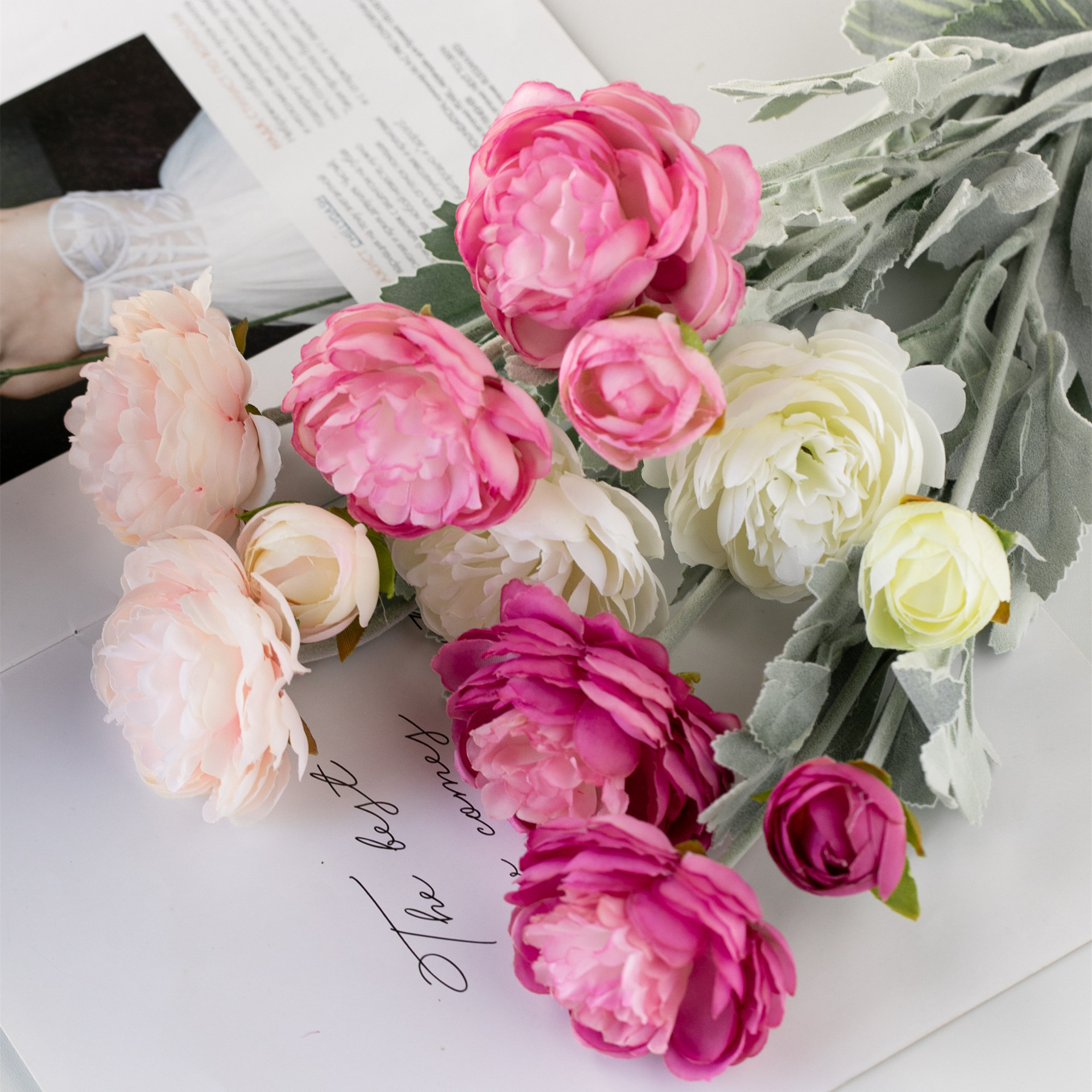 Casă și grădină flori artificiale plușate 3 capete lotus expuse decorațiuni interioare flori artificiale transmisie în direct flori artificiale en-gros_voghion.com