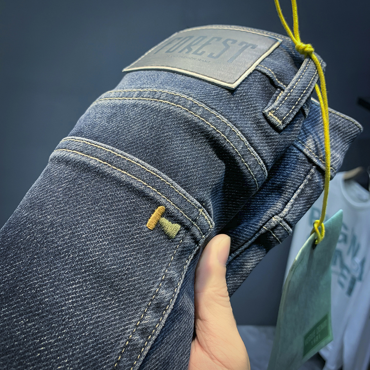 Jeans élastiques de marque de mode européenne pour les nouveaux styles de printemps et d'automne, pantalons polyvalents slim fit haut de gamme pour hommes_voghion.com
