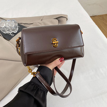 �羳�r��ĥɰ�͹��]���Ů��2025�¿�ͨ�ڼ�ɫ�i��朗l�μ�б���