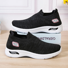 Old Beijing cotton shoes for women, new spring and autumn fly knitting comfortable single shoes for middle-aged and elderly women, anti-slip and wear-resistant, lightweight mother's shoes
