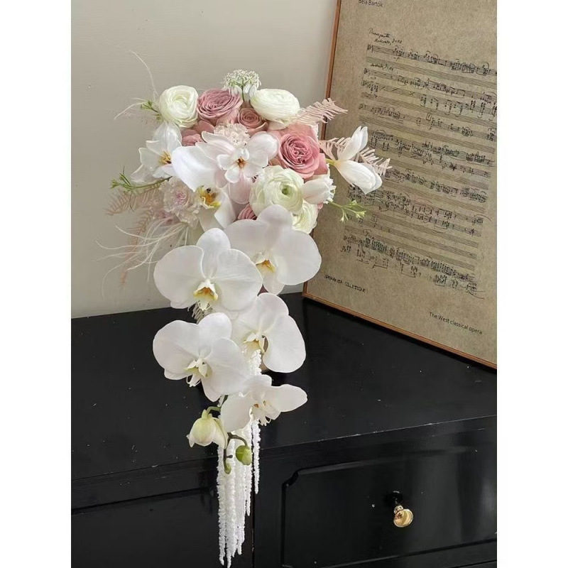 感瀑布花手捧花婚礼新娘影楼摄影道具情侣手持领证花束|undefined