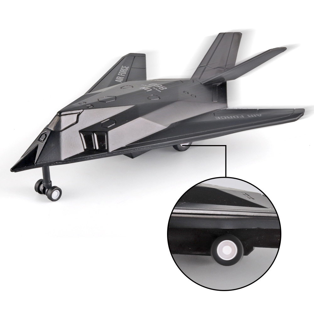 Aleación F117 luchador Tire hacia atrás sonido y luz Modelo de juguete avión infantil caja de color independiente transfronteriza
