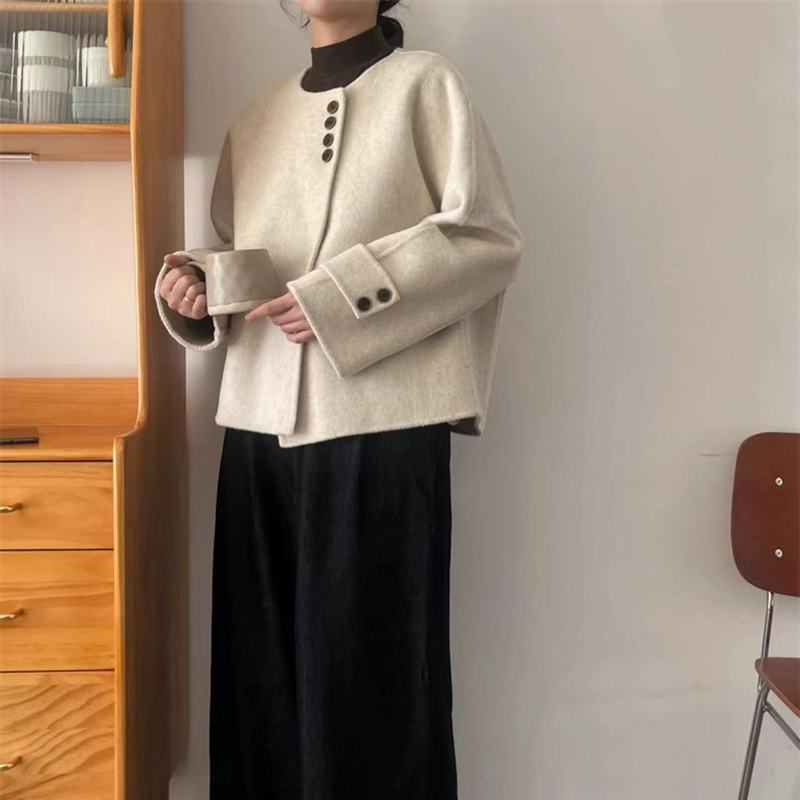 设计感米白色短款毛呢外套女秋冬新款圆领小个子宽松显瘦韩版上衣|undefined