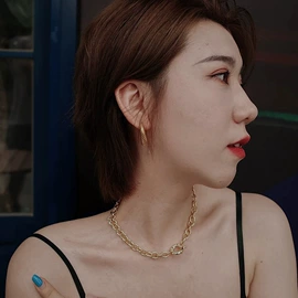 项链;耳钉;耳环